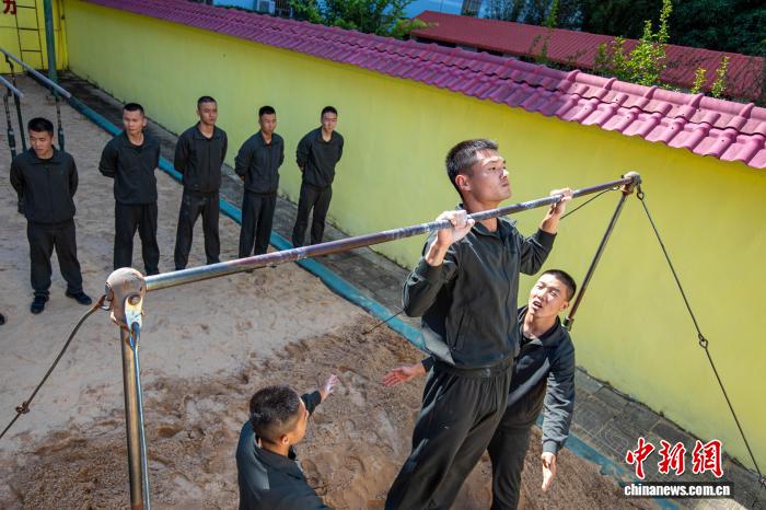 广西崇左：武警官兵紧贴实战开展年度考核