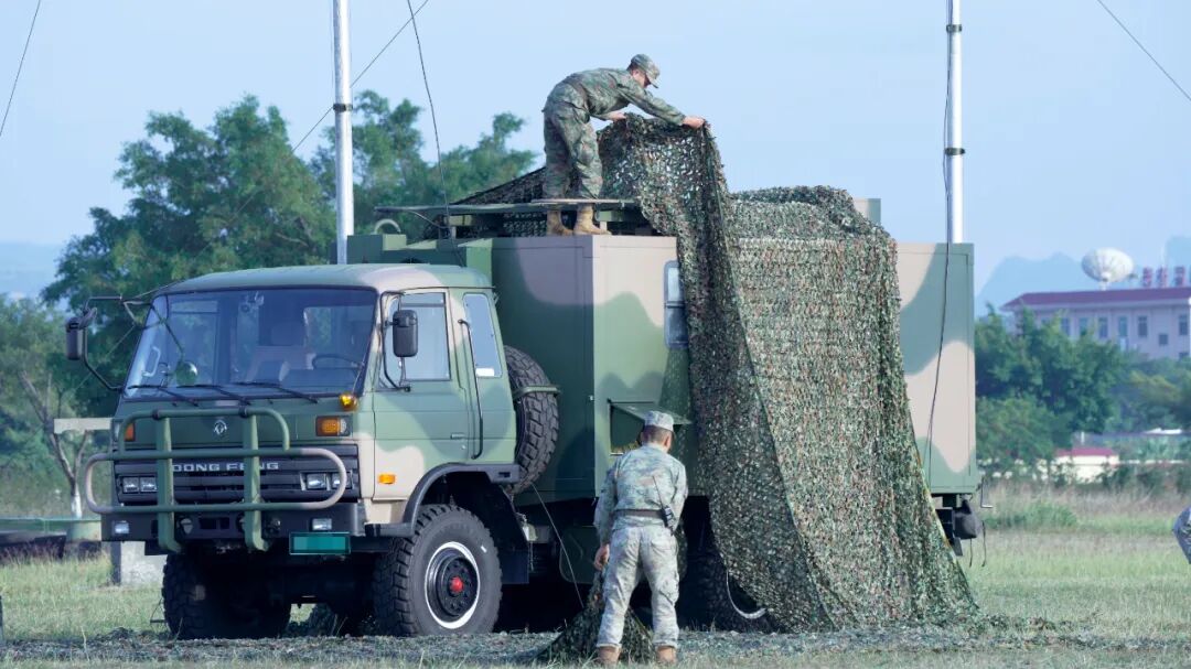 防空警报骤然响起，这场演练拉开战幕……