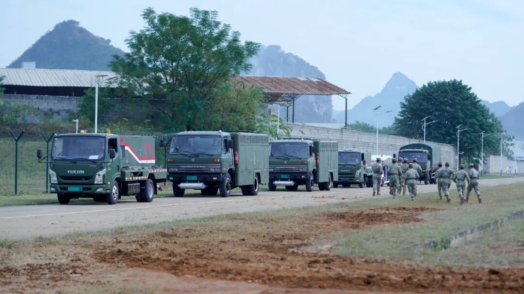 防空警报骤然响起，这场演练拉开战幕……