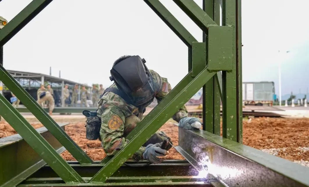 舰艇编队“遭袭”！直击后装综合保障演练现场