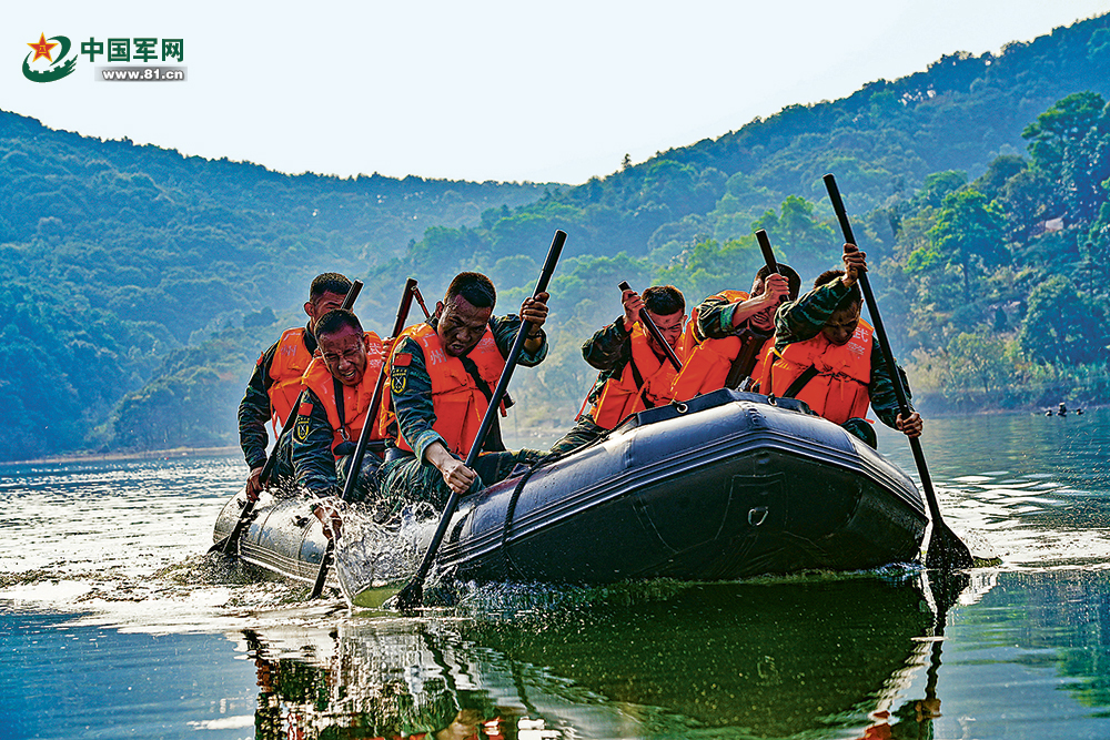 武警广东总队党委推动政治工作回归本真闻思录：做沉潜之功 求厚重之效