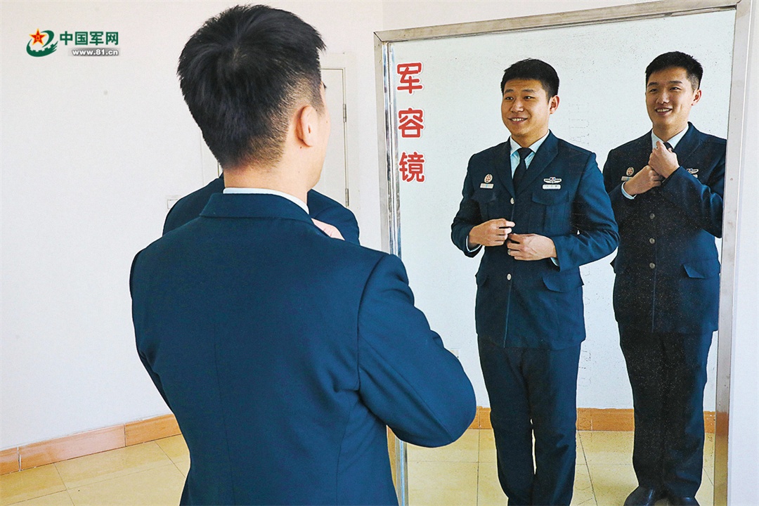 全军文职人员首发专用被装实行精确申领