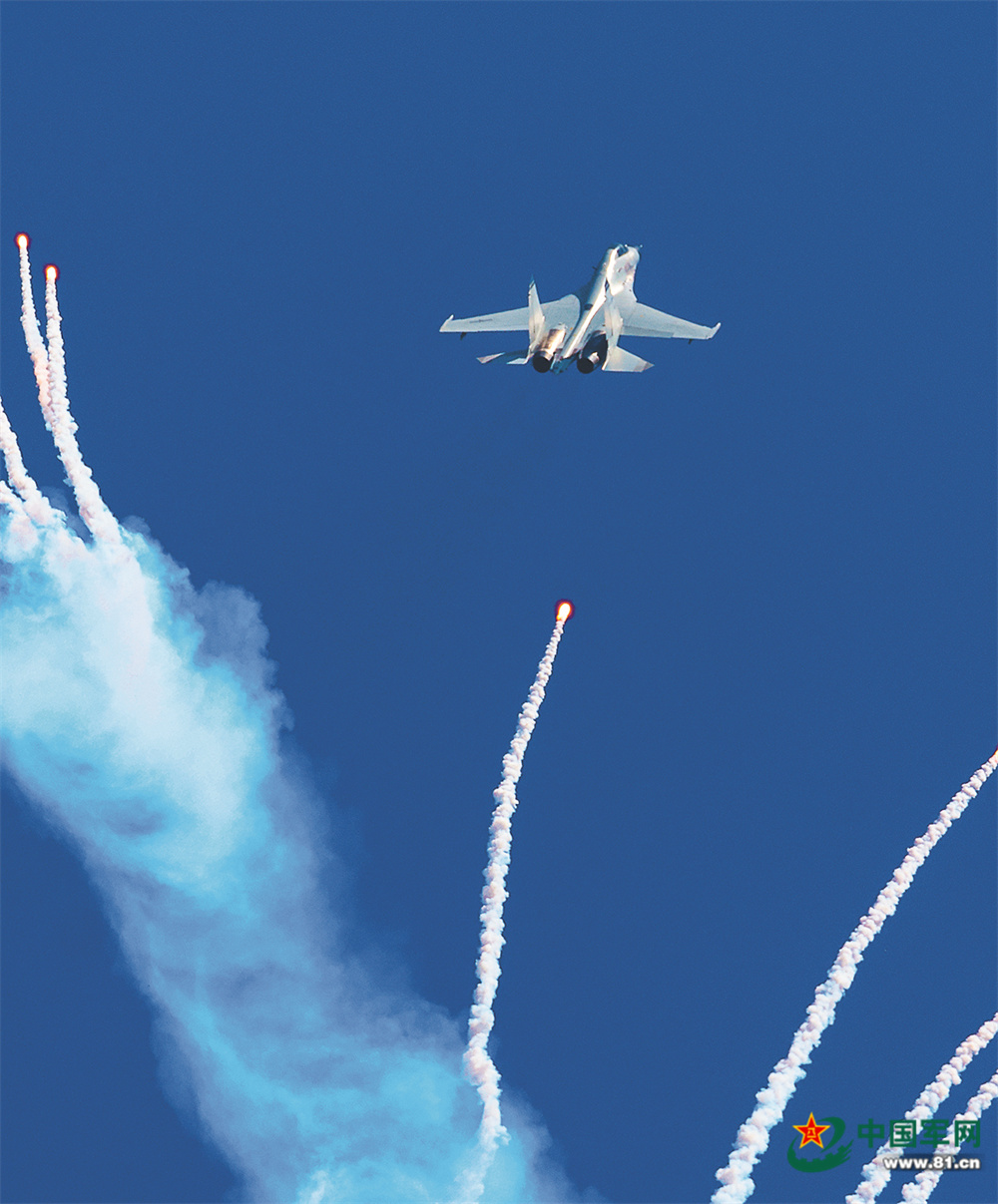 鹰击长空——海军航空大学某团飞行训练影像 5700dc0e74777ca083a47a7050ce5439.jpg