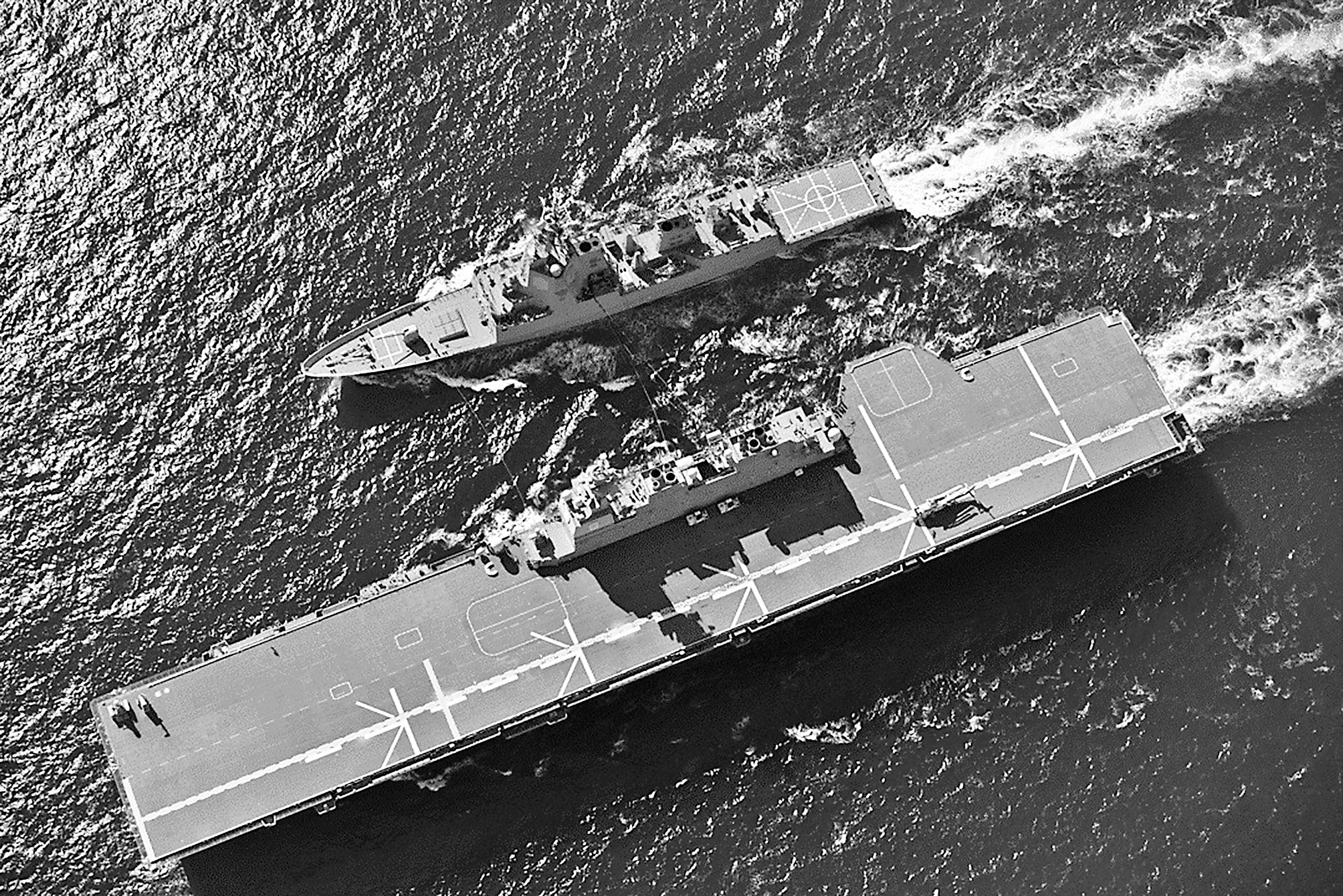 警惕日本加速图谋军事松绑 75ebf5b27b3c3bafcebdd1d0e60745db.jpg