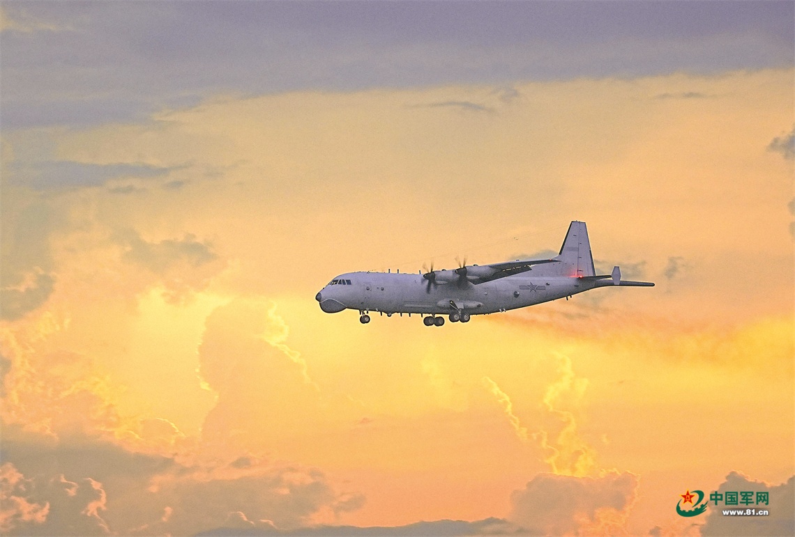 海军航空兵某部搜攻潜训练影像