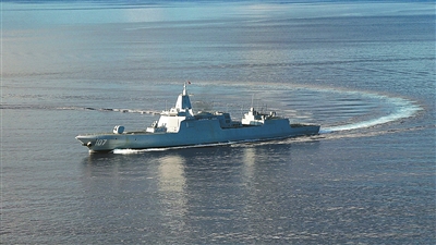 劈波斩浪，向着更加辽阔的深蓝