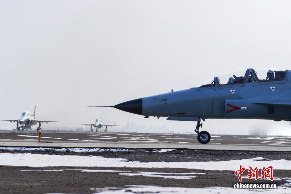 空军西安飞行学院某部组织新年开训 锤炼官兵打赢本领