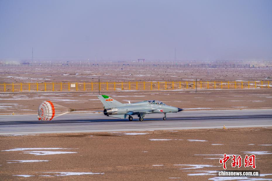 空军西安飞行学院某部组织新年开训 锤炼官兵打赢本领