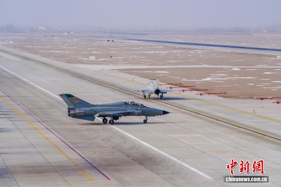 空军西安飞行学院某部组织新年开训 锤炼官兵打赢本领