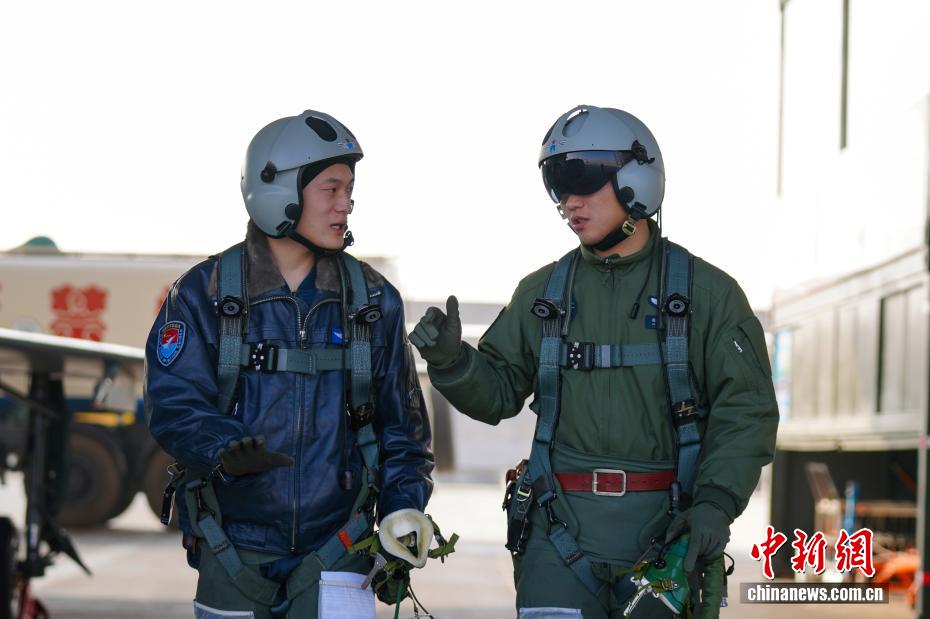 空军西安飞行学院某部组织新年开训 锤炼官兵打赢本领