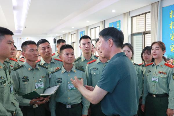 中国新闻学术界的一座高山——探察新闻学家朱金平