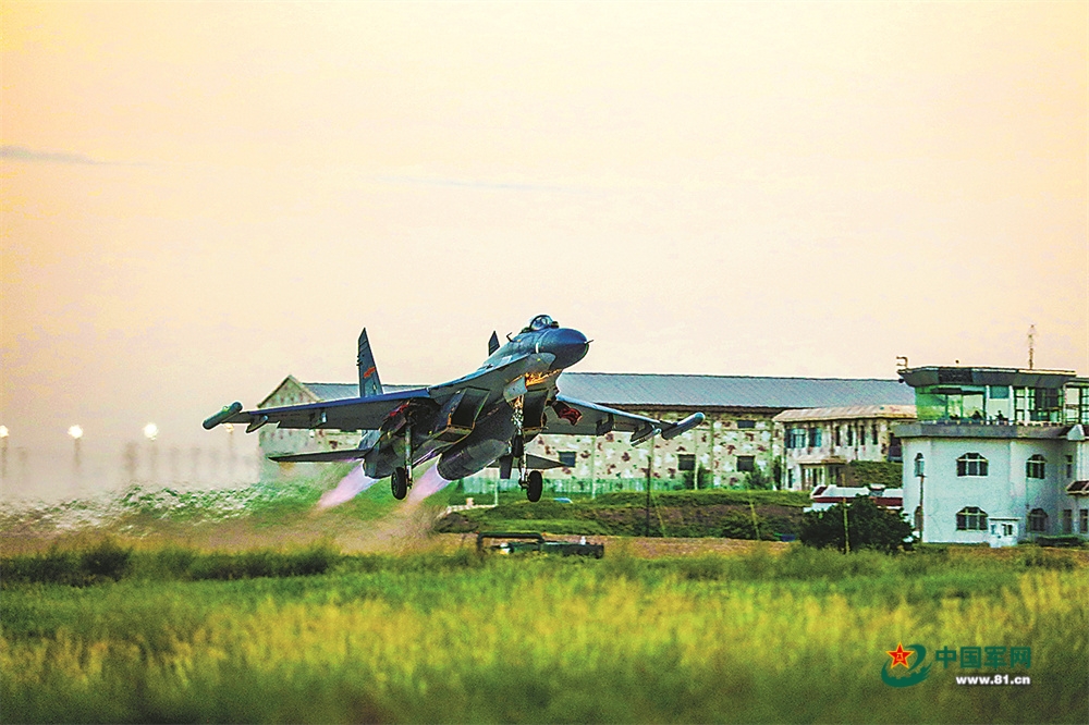 军营观察丨一名“蓝军”参谋的思维进阶 2627634eb9c0bb2c75b97c1c3bd8750d.jpg