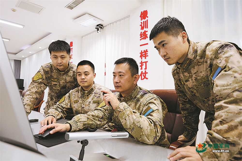 军营观察丨一名“蓝军”参谋的思维进阶 95bcdb577549701de2f6cea6ed3a51eb.jpg