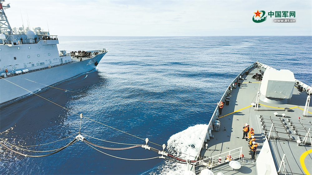 劈波斩浪补给忙——中国海军第48批护航编队海上补给见闻