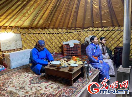 “最美新时代革命军人”布和图木尔:浇灌草原上的民族团结进步之花 5