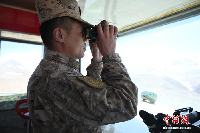 (新春走基层)在世界之巅守护“万家灯火”——探访西藏日喀则军分区海拔5000米以上哨所见闻 (新春走基层)在世界之巅守护“万家灯火”——探访西藏日喀则军分区海拔5000米以上哨所见闻