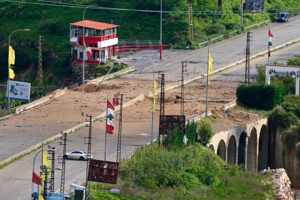 黎巴嫩总统:以色列空袭黎南部桥梁是地面入侵前兆