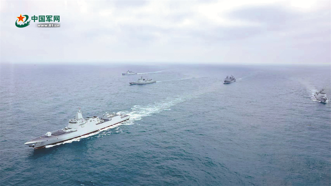 海军东莞舰、安庆舰入列后首次编队训练见闻