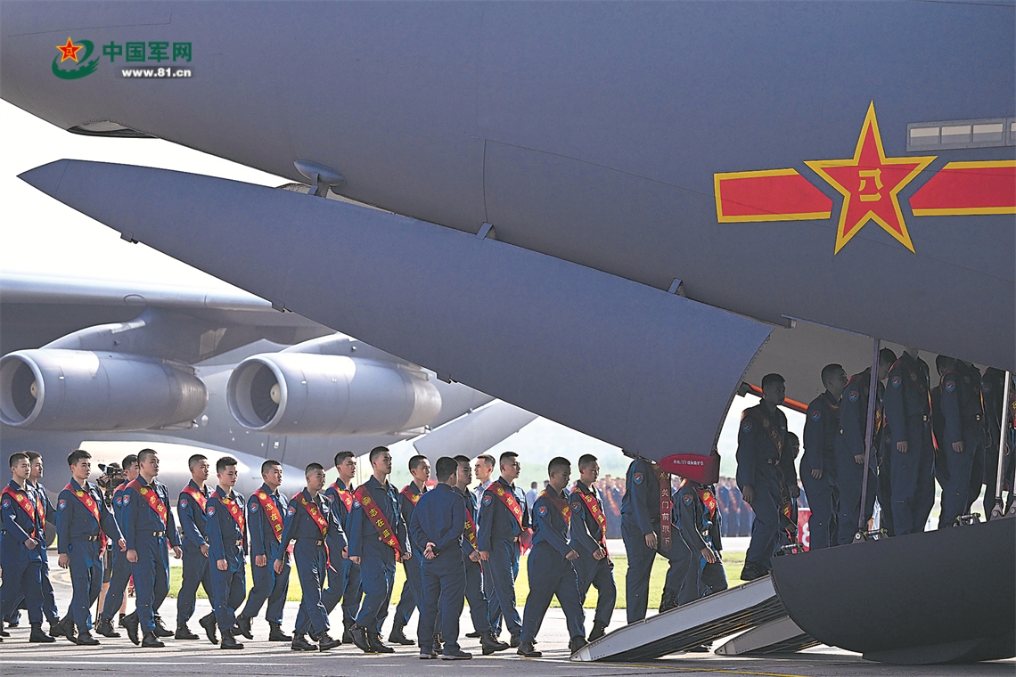 军报记者寻根行丨“迎来送往”见新风 47479ee7de2f690efd99d5bcee574aac.jpg