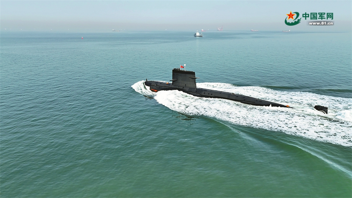 军营观察丨聆听潜艇“心跳”的日日夜夜 efa9571cf5cd1e87434a39840a6c1950.jpg