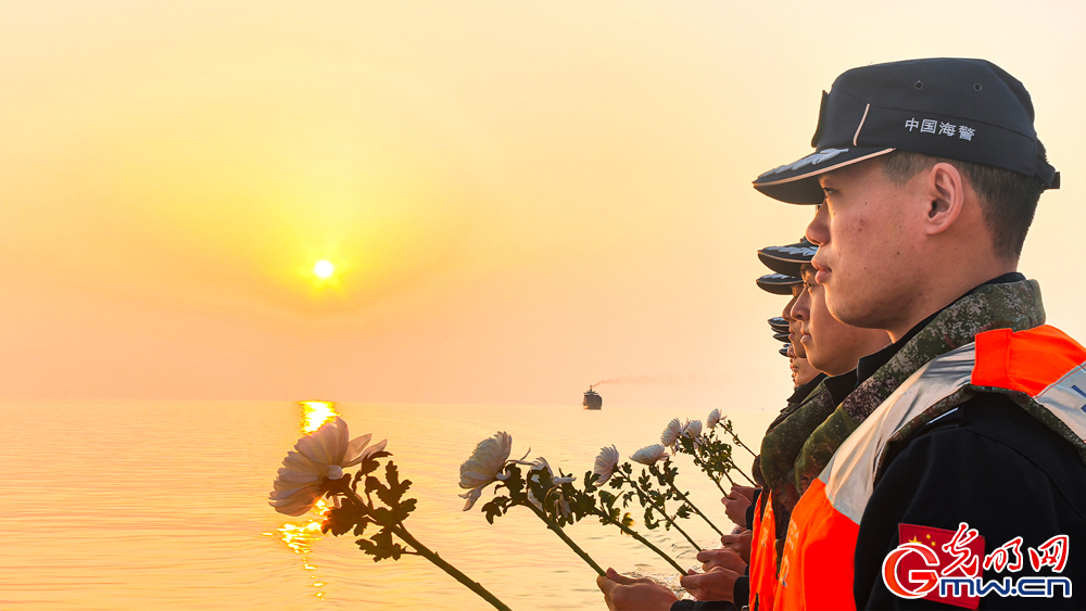 清风寄哀思 英魂照海疆——浙江海警局开展清明祭扫活动