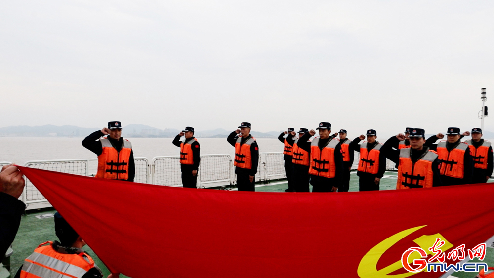 清风寄哀思 英魂照海疆——浙江海警局开展清明祭扫活动