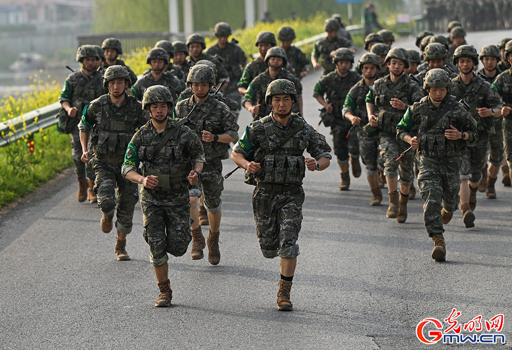 武警安徽总队合肥支队：沙场砺尖兵