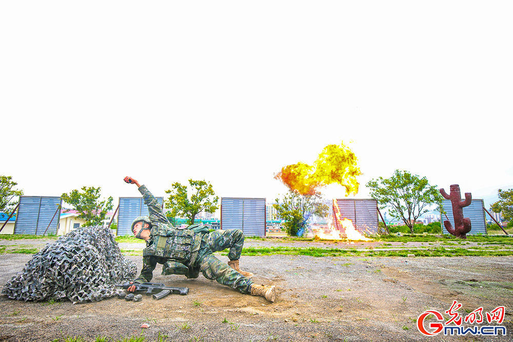 竞技淬精兵 武警昭通支队群众性练兵比武热血开赛