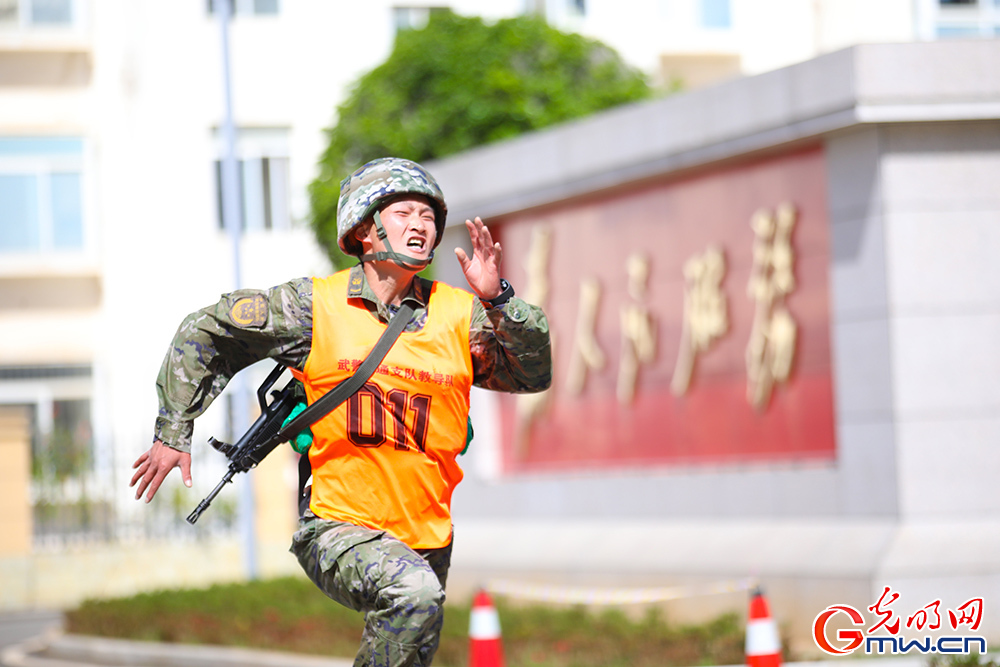 竞技淬精兵 武警昭通支队群众性练兵比武热血开赛