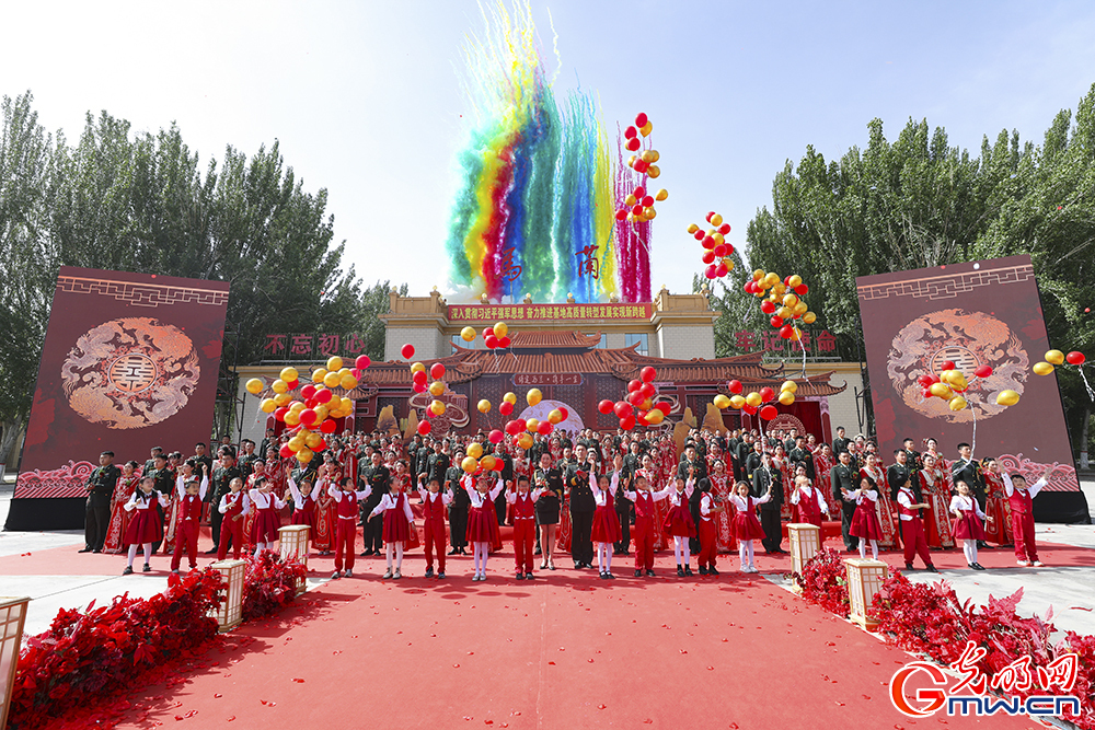 第二届“情定马兰·携手一生”集体婚礼在某基地举办 第二届“情定马兰·携手一生”集体婚礼在某基地举办