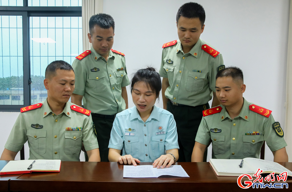 武警钦州支队组织基层“两支队伍”专题培训