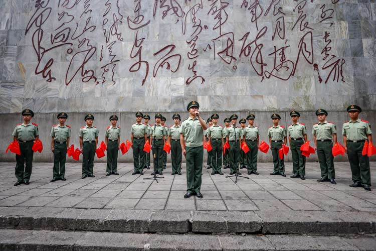 重走长征路| 武警遵义支队前往娄山关遗址徒步研学 重走长征路| 武警遵义支队前往娄山关遗址徒步研学