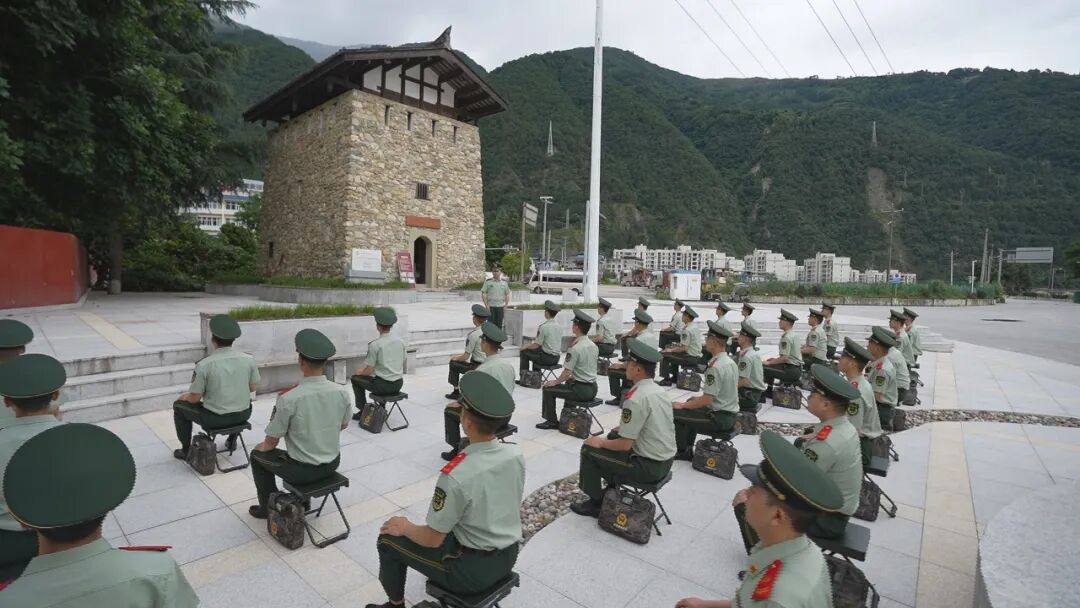 武警部队“英雄路·新长征”宣传教育文化活动走进武警四川总队雅安支队
