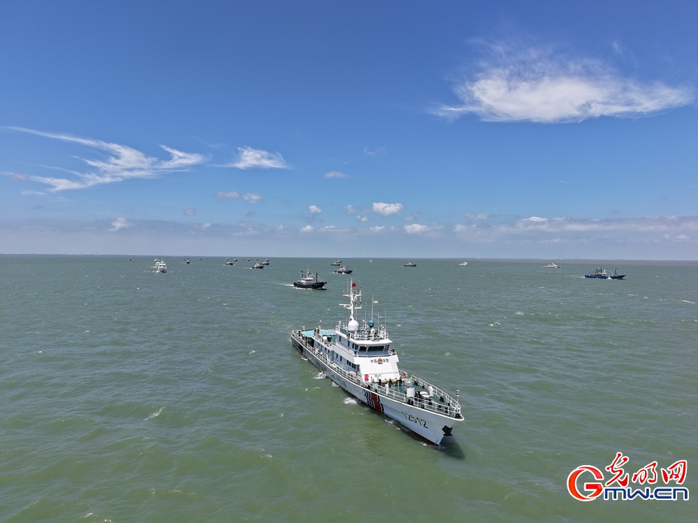 东海全面开渔 陆海协同管控守护海上“第一网” 东海全面开渔 陆海协同管控守护海上“第一网”