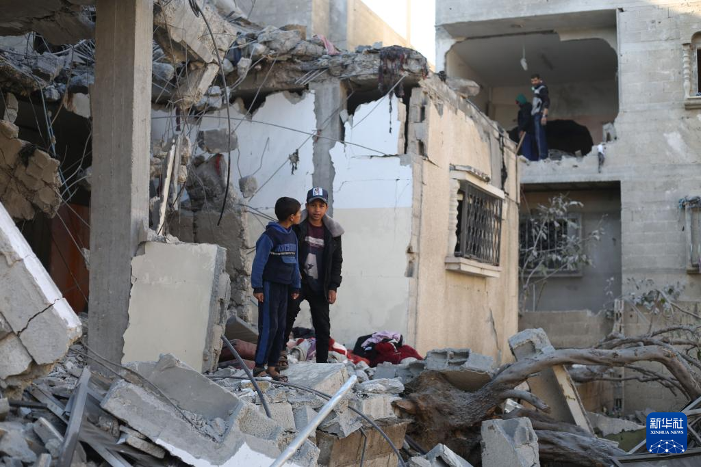 以军轰炸加沙中部和南部至少35人死亡