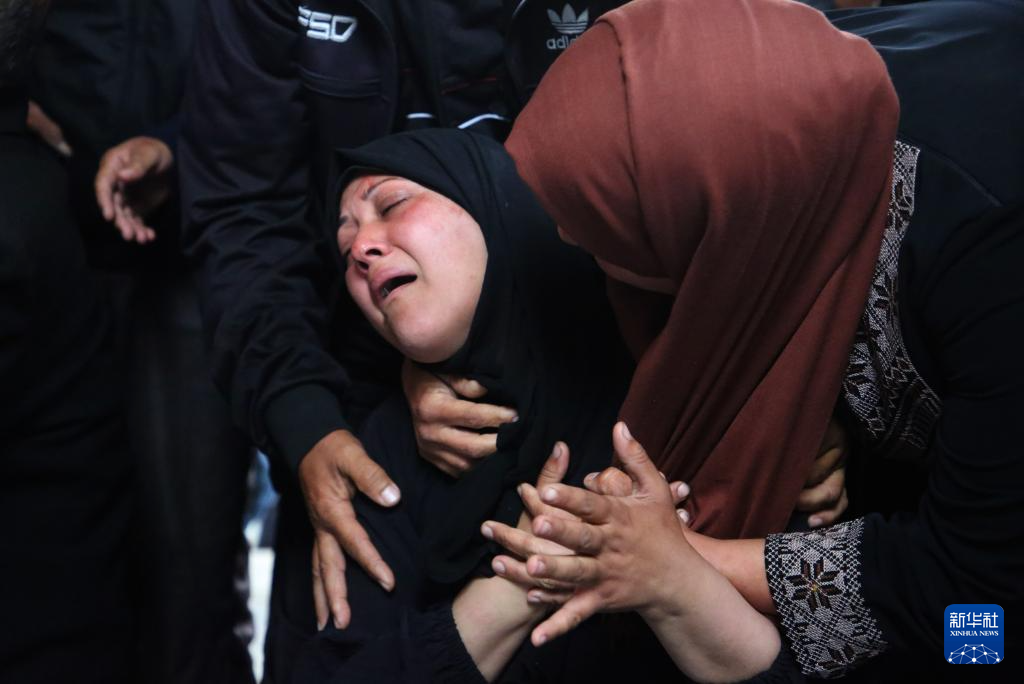以军空袭加沙地带中部和南部至少18人死亡