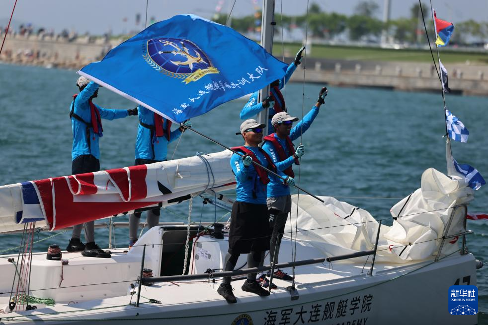 首届“海军杯”国际帆船邀请赛在大连开赛