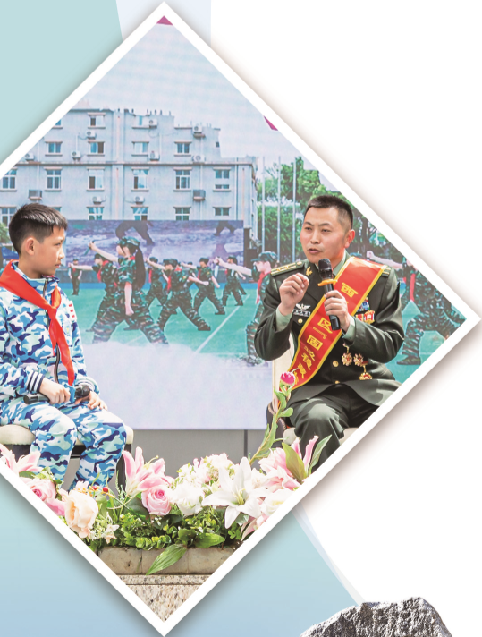 用强军故事激发青春力量