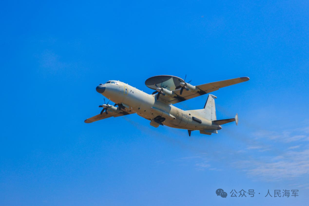 昼夜不息！南部战区海军航空兵某部多机种协同出击