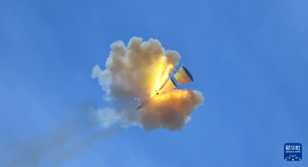 梦舟载人飞船零高度逃逸飞行试验取得圆满成功 我国载人月球探测工程研制工作取得新的重要突破