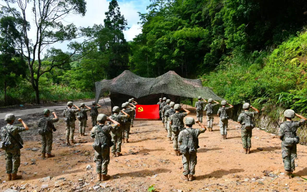 人民子弟兵这样过“七一”：“强军有我，请党放心！”