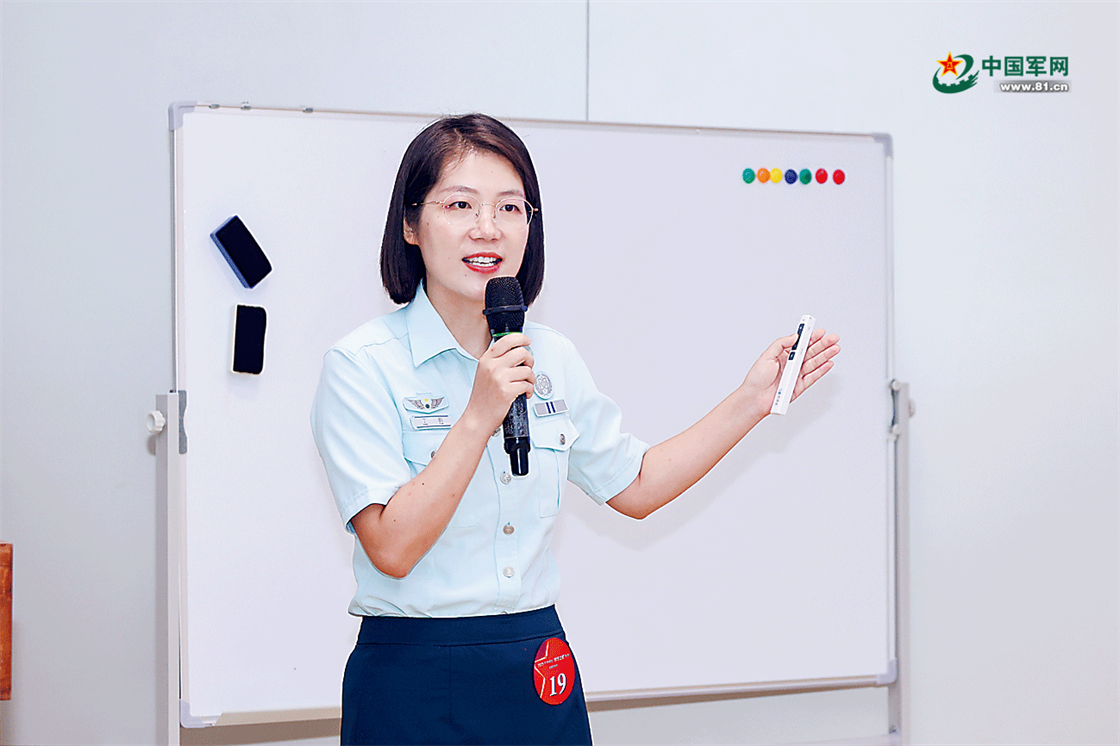 这个暑假，军校教员的忙碌身影