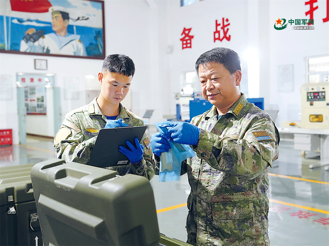 这个暑假，军校教员的忙碌身影