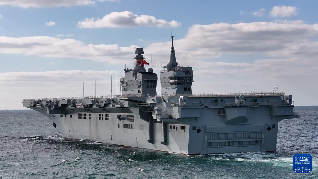 海军四川舰顺利完成首次航行试验