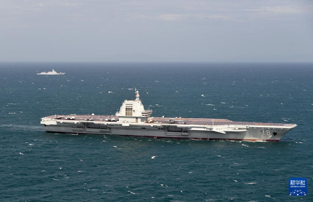 海军福建舰开展入列后首次海上实兵训练