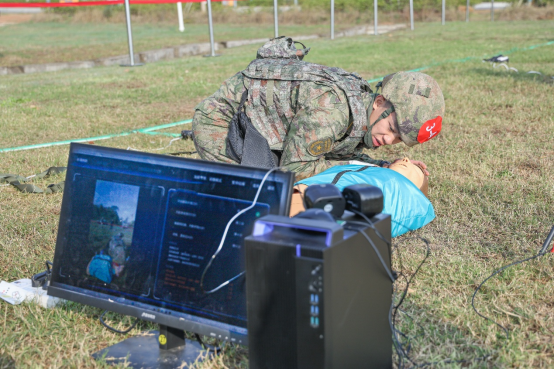 国防科技大学一场急救技能比武，用上了人工智能裁判员