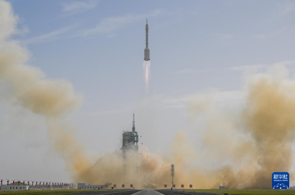 神舟二十二号飞船发射取得圆满成功