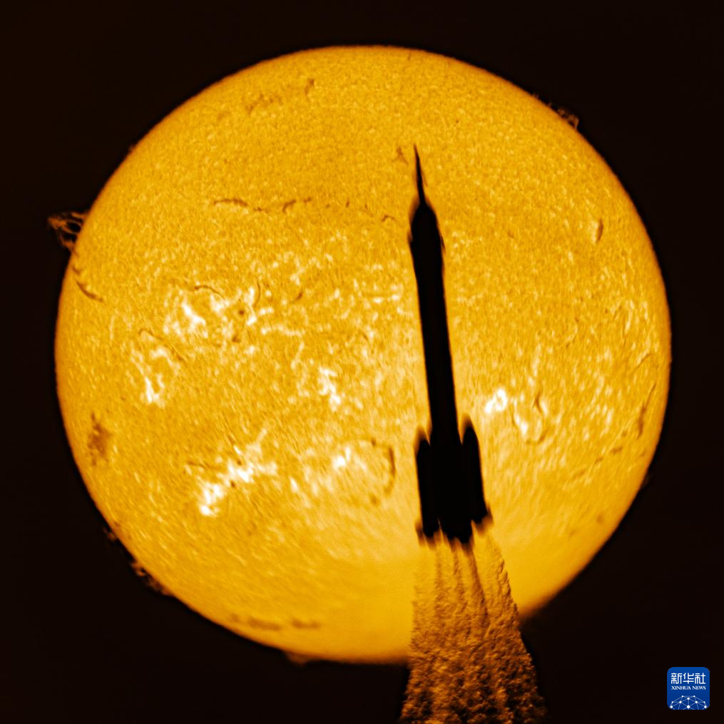 神舟二十二号飞船发射取得圆满成功