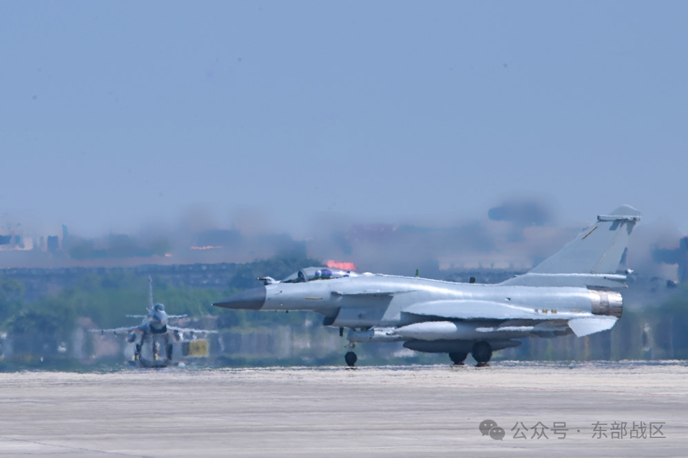 “计时,起飞!” 云端之上飞行员锤炼实战能力