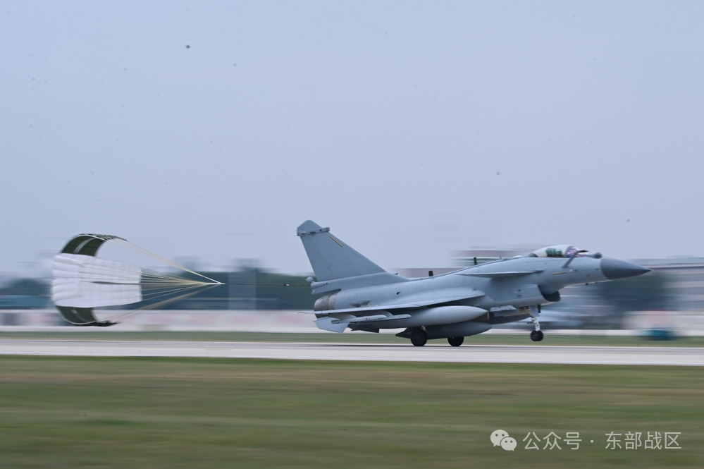 “计时,起飞!” 云端之上飞行员锤炼实战能力